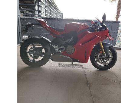 2025 Ducati Panigale V4, красный, 3300000 рублей, вид 3
