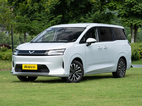 Wuling Starlight 730