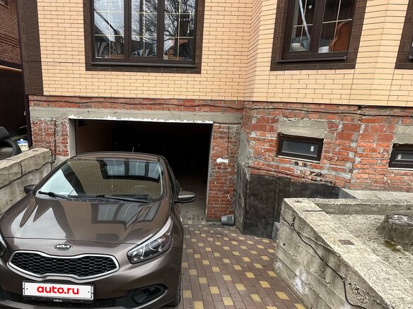 2013 Kia Ceed II, коричневый, 950000 рублей - вид 2