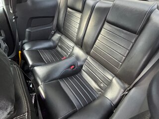 2009 Ford Mustang V Рестайлинг, белый, 2000000 рублей, вид 4