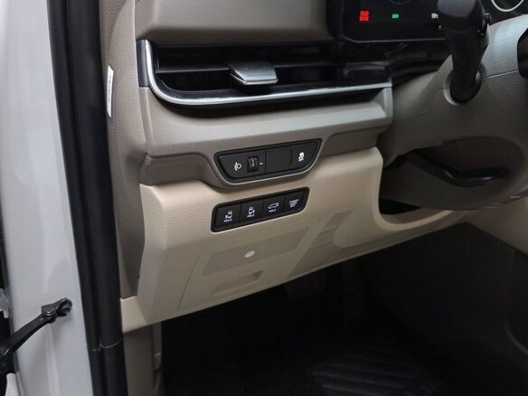 2024 Kia Carnival IV Рестайлинг, белый - вид 13