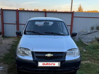 2005 Chevrolet Niva I, серебристый, 340000 рублей, вид 2