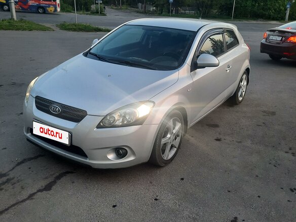 2009 Kia Ceed I, серебристый, 650000 рублей - вид 2