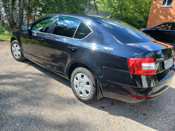 2019 Skoda Octavia III (A7) Рестайлинг, чёрный, 1690000 рублей - вид 3
