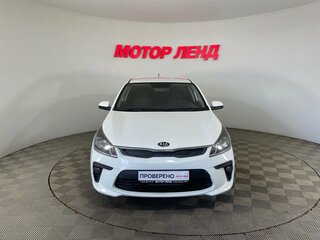 2018 Kia Rio IV, белый, 1033000 рублей, вид 2