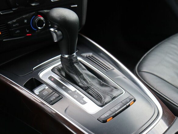 2010 Audi Q5 I (8R), серый, 1220000 рублей - вид 19