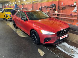 2020 Volvo S60 III, красный, 2350000 рублей, вид 3