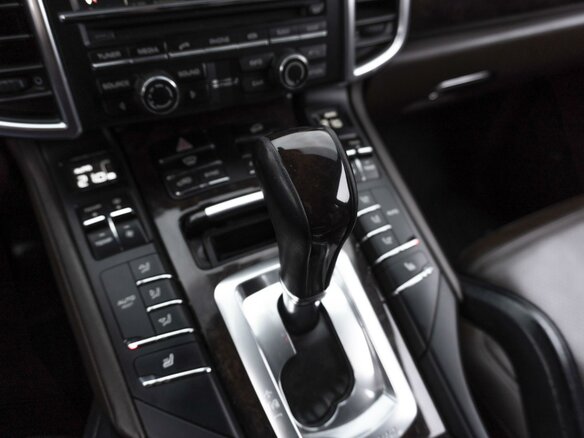 2015 Porsche Cayenne Diesel II Рестайлинг (958), чёрный, 3849000 рублей - вид 22