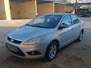 2011 Ford Focus II Рестайлинг, серебристый, 550000 рублей, вид 1