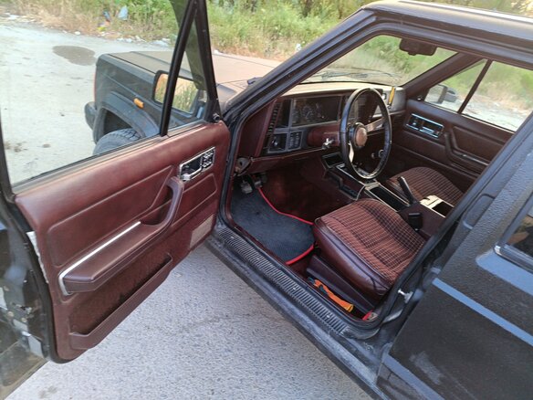 1987 Jeep Cherokee II (XJ), чёрный, 750000 рублей - вид 4