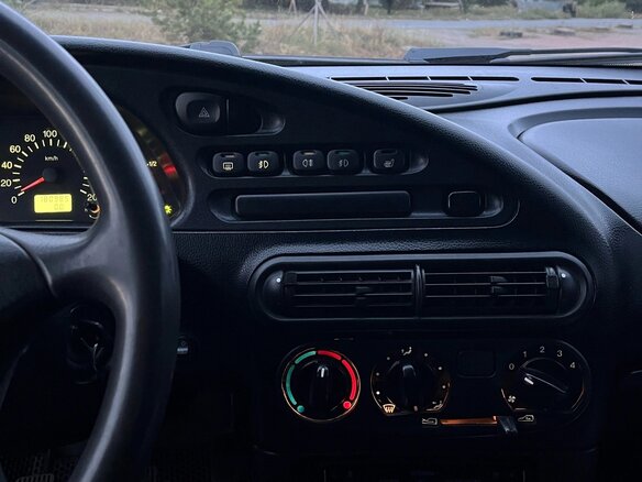 2004 Chevrolet Niva I, серебристый - вид 4