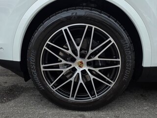 2024 Porsche Cayenne III Рестайлинг, белый, 15577700 рублей, вид 5