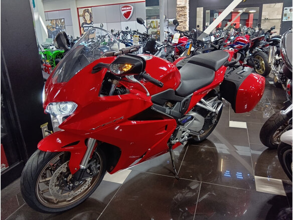 2017 Honda VFR 800, красный, 1133000 рублей - вид 1