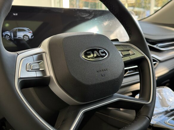 2024 JAC JS6, красный, 2964000 рублей - вид 5