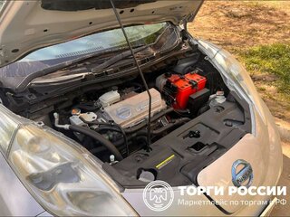 2011 Nissan Leaf I (ZE0/AZE0), серебристый, 680000 рублей, вид 5