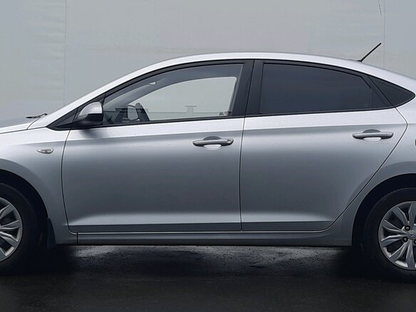 2018 Hyundai Solaris II, серебристый, 1200000 рублей - вид 7