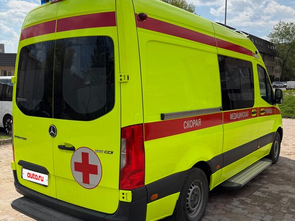 2023 Mercedes-Benz Sprinter, жёлтый, 13400000 рублей - вид 3