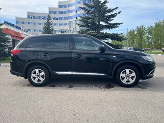 2016 Mitsubishi Outlander III Рестайлинг 2, чёрный, 1700000 рублей, вид 4