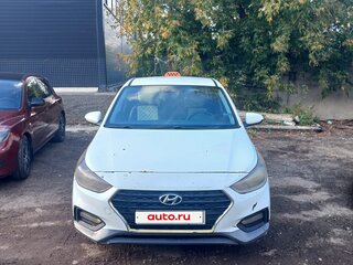 2018 Hyundai Solaris II, белый, 630000 рублей, вид 2