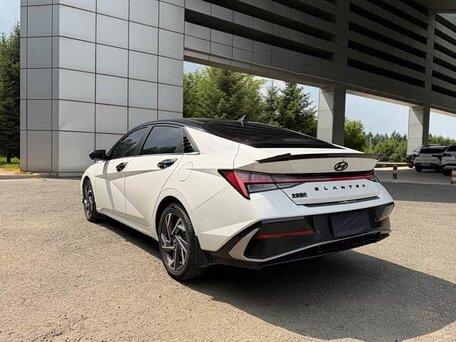 2023 Hyundai Elantra VII (CN7) Рестайлинг, белый, 1333000 рублей, вид 5