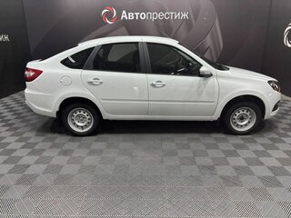 2026 Lada (ВАЗ) Granta I Рестайлинг, белый, 1098000 рублей, вид 4