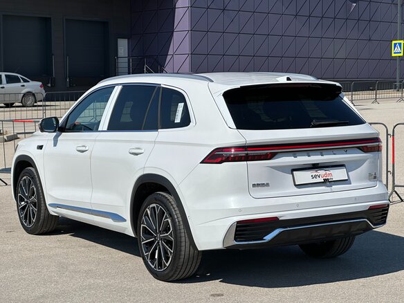 2026 Geely Monjaro (Xingyue L) I Рестайлинг 2 (China Market), белый, 4697000 рублей - вид 17