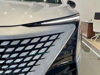 2025 Changan UNI-T I, серый, 3459900 рублей, вид 4