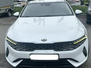2021 Kia K5 III, белый, 1330000 рублей, вид 1