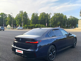 2022 BMW i7 xDrive60 I (G70), синий, 10700000 рублей, вид 4