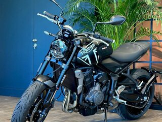 2026 Triumph Trident 660, чёрный, 1250000 рублей, вид 4