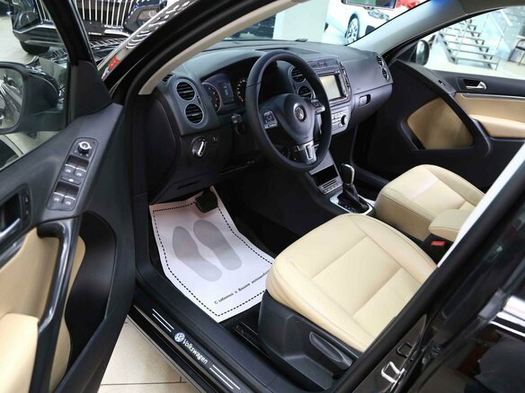 2011 Volkswagen Tiguan I Рестайлинг, чёрный, 990000 рублей - вид 6