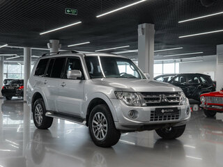 2012 Mitsubishi Pajero IV Рестайлинг 1, серебристый, 1830000 рублей, вид 2
