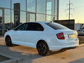 2018 Skoda Rapid I Рестайлинг, белый, 1335000 рублей, вид 4