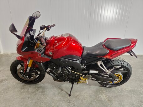 2006 Yamaha FZ1, красный, 479000 рублей, вид 4