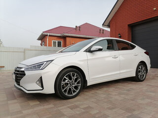 2019 Hyundai Elantra VI (AD) Рестайлинг, белый, 2100000 рублей, вид 3