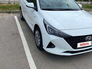 2020 Hyundai Solaris II Рестайлинг, белый, 1600000 рублей, вид 2