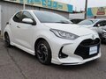 2023 Toyota Yaris IV, белый, 1150400 рублей - вид 2