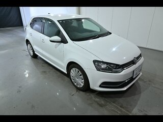 2015 Volkswagen Polo V Рестайлинг, белый, 610000 рублей, вид 1