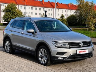 2017 Volkswagen Tiguan II, серебристый, 2550000 рублей, вид 3
