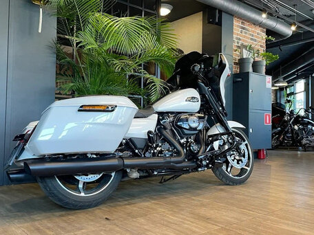 2024 Harley-Davidson Street Glide, белый, 3400000 рублей, вид 2
