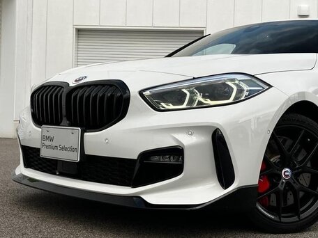 2022 BMW 1 серии 118i III (F40), белый, 1850000 рублей, вид 2