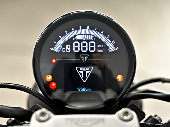 2021 Triumph Trident 660, чёрный, 727000 рублей - вид 8