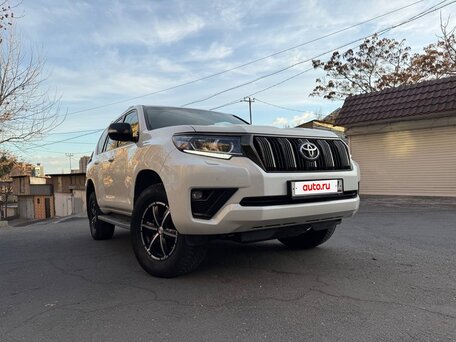 2021 Toyota Land Cruiser Prado 150 Series Рестайлинг 3, белый, 6500000 рублей, вид 3