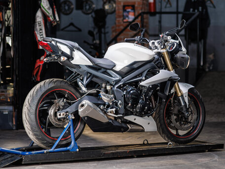 2017 Triumph Street Triple, белый, 650000 рублей, вид 5