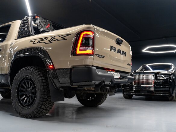 2022 Ram 1500 Crew Cab TRX V, коричневый - вид 6