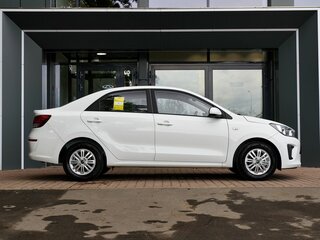 2023 Kia Pegas, белый, 1629900 рублей, вид 4