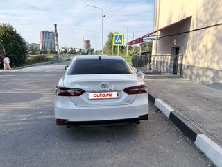 2022 Toyota Camry VIII (XV70) Рестайлинг, белый, 3950000 рублей, вид 2