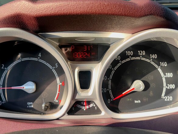 2010 Ford Fiesta Mk6, красный, 599000 рублей - вид 15