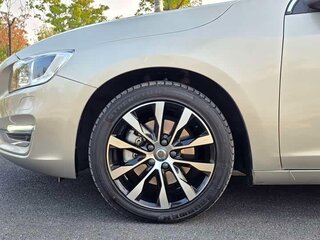 2018 Volvo S60 II Рестайлинг, золотистый, 1370000 рублей, вид 5