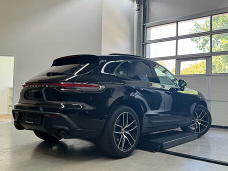 2022 Porsche Macan I Рестайлинг 2, чёрный, 7269000 рублей, вид 3